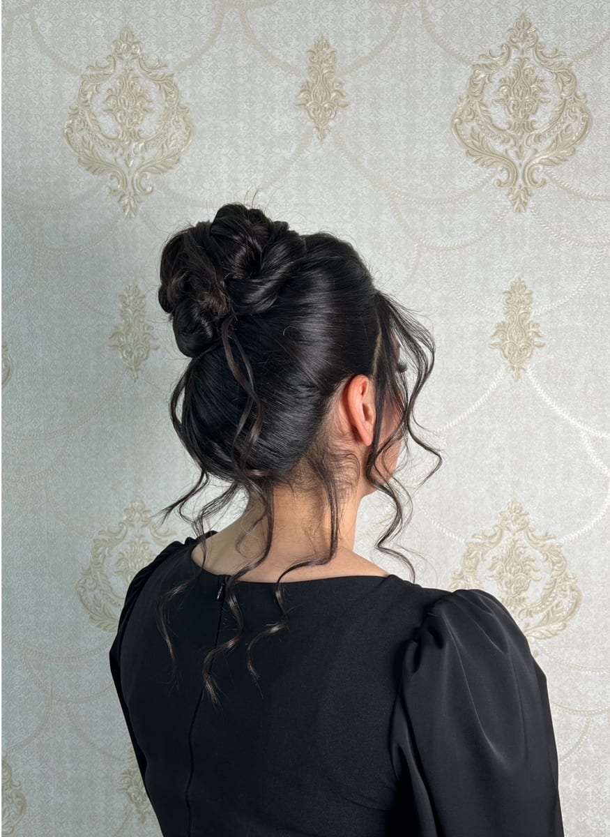 Bridal final look: even skin, soft eyes, and natural lip for all-day photos — London